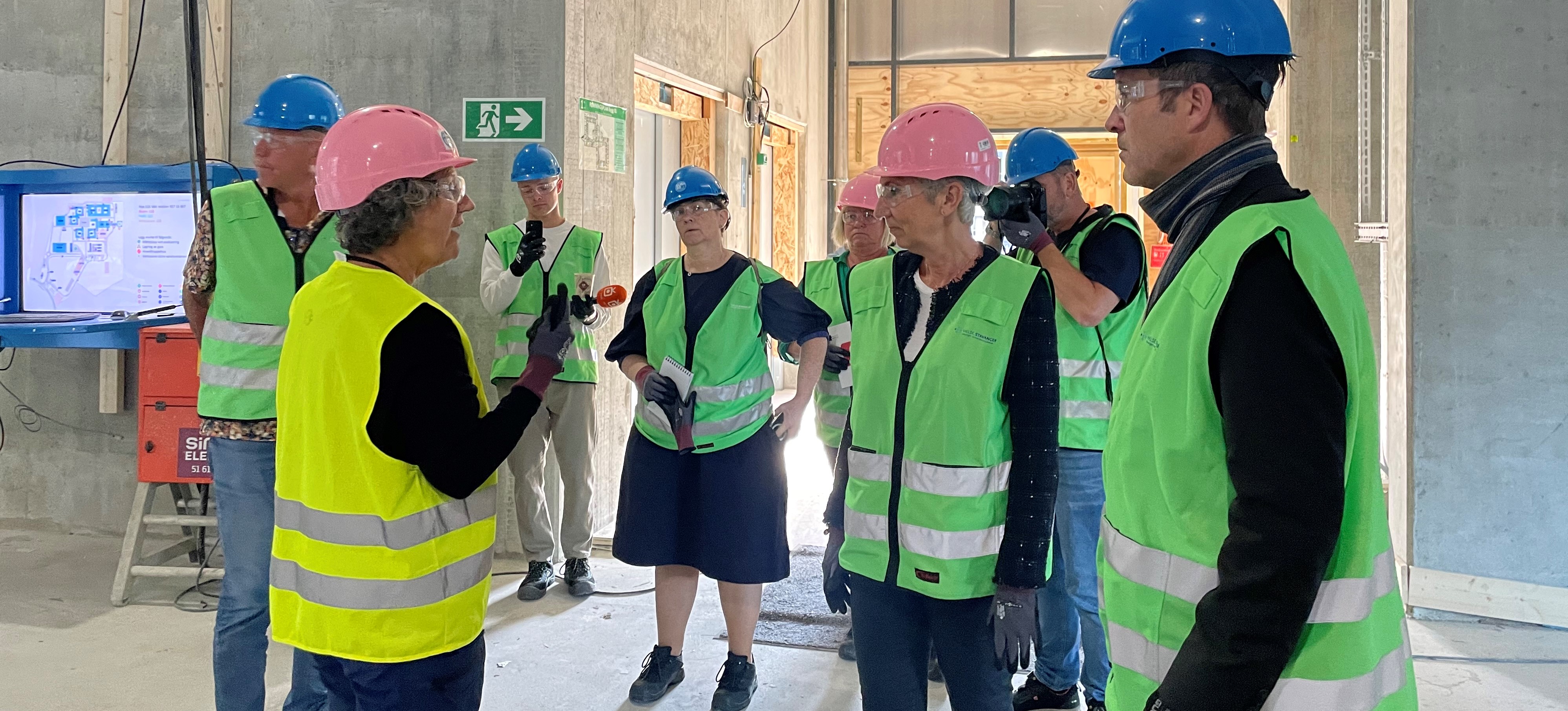 ): LO-leder Peggy Hessen Følsvik har besøkt Ullandhaug i Rogaland, hvor et flunkende nytt  sykehus skal stå klart høsten 2024.